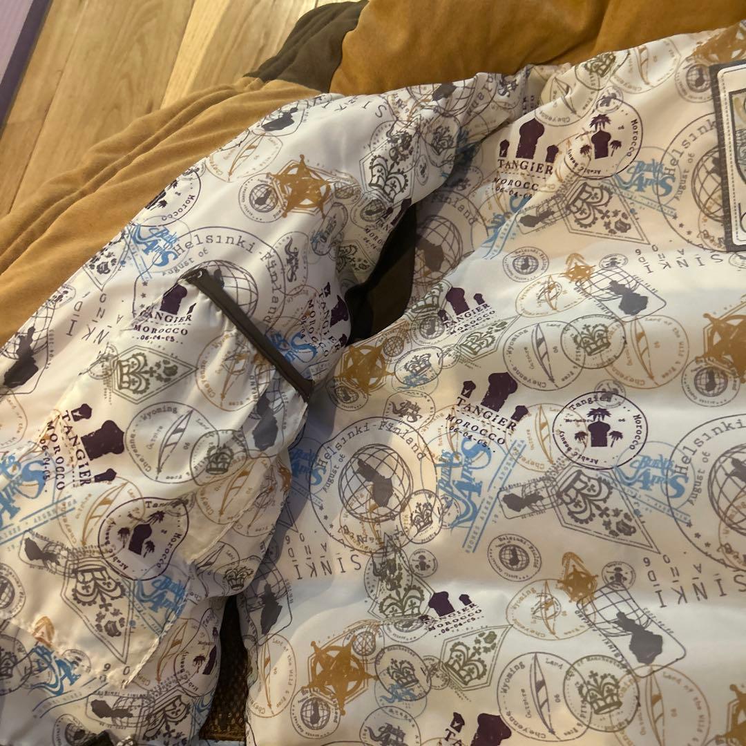 レアBURTON スノーウェア　ダウン　ユニセックスM