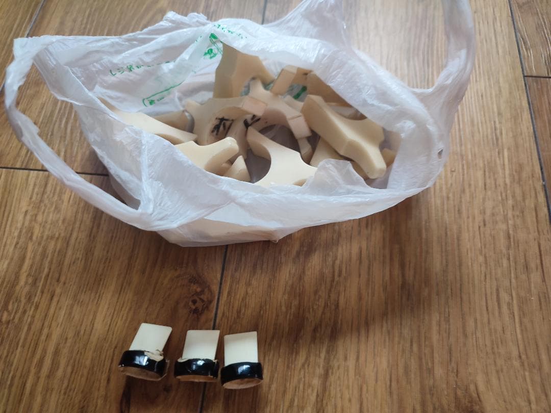 木製筝 13弦 楽譜１3冊、琴柱、カバー、爪付