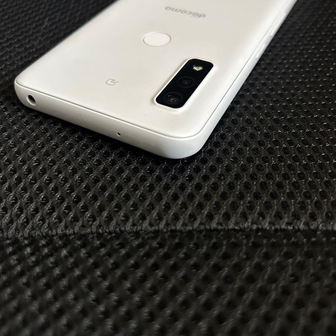 L*A様 美品 arrows we F-51B ホワイト docomo スマ