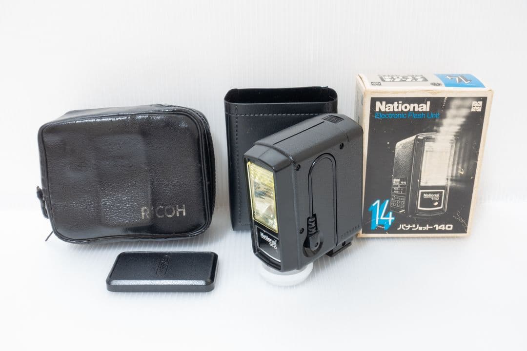 ④【美品・整備済品】RICOH AUTO HALF SE2 「ライカ風貼り革」