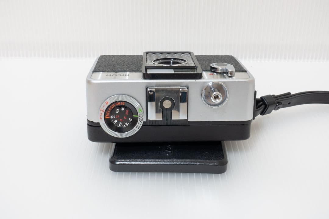 ④【美品・整備済品】RICOH AUTO HALF SE2 「ライカ風貼り革」