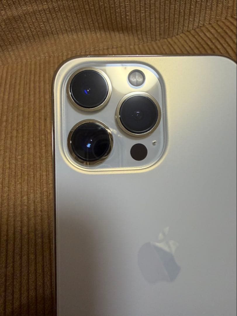 iPhone 13Pro 容量128 最大容量76％