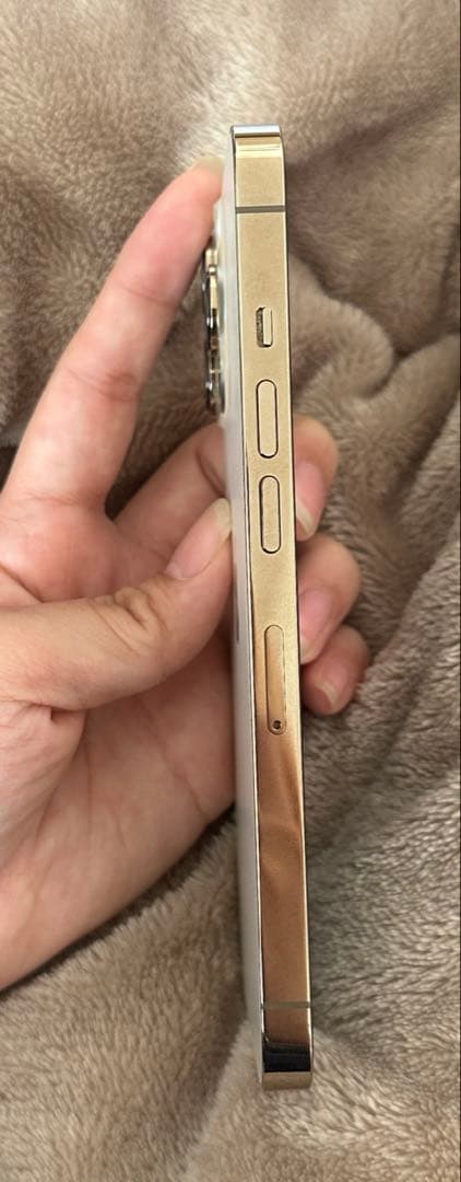 iPhone 13Pro 容量128 最大容量76％