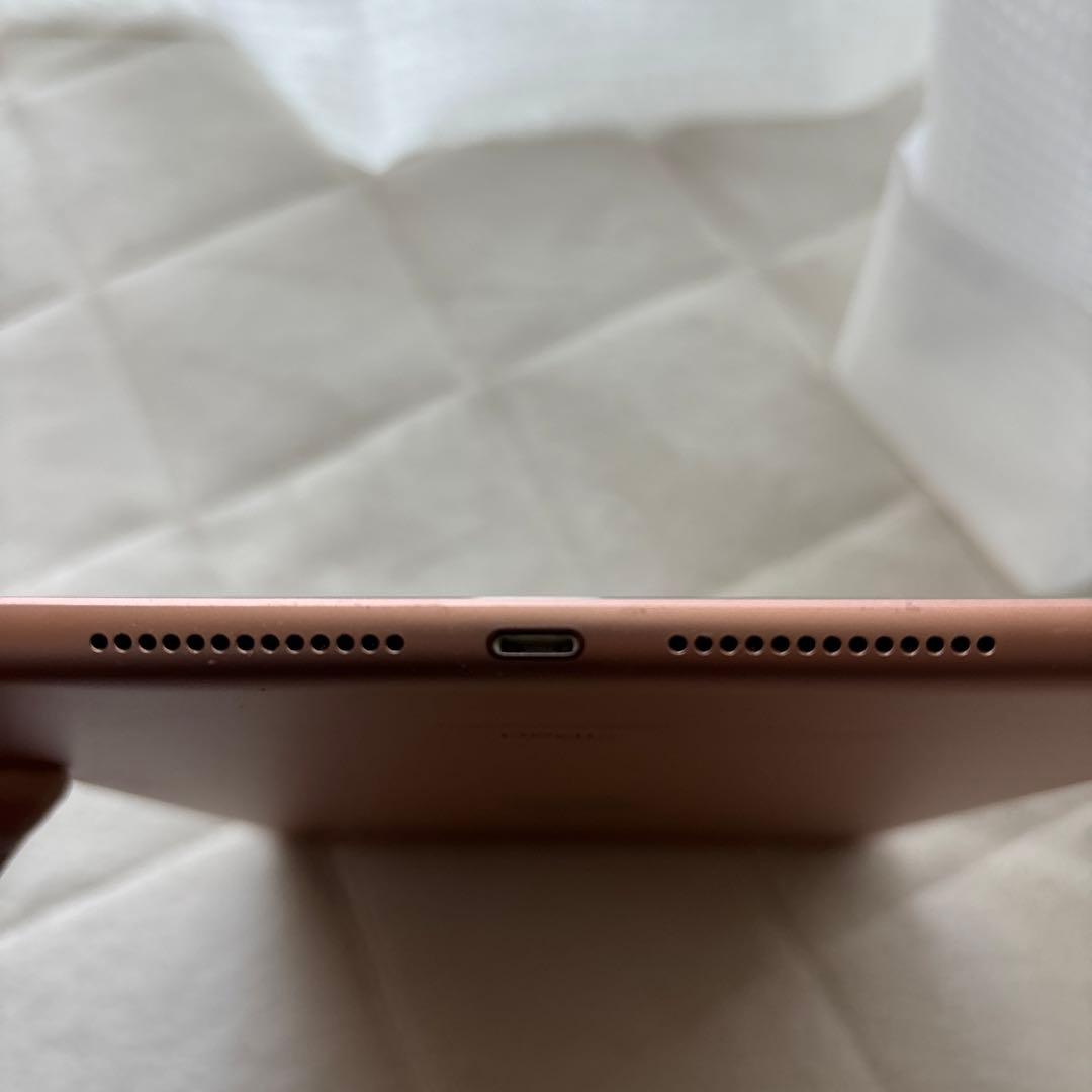 バ*シ様 第7世代 iPad Wi-Fi 32GB 10.2インチ