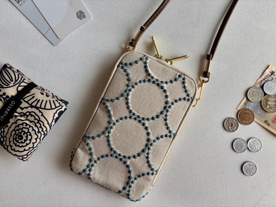 再販❗️【スマホショルダー】ミナペルホネン タンバリン ベージュ×ブルーグレイ