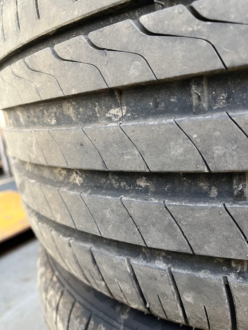 19インチ ホイール シルバー　タイヤほぼ新品