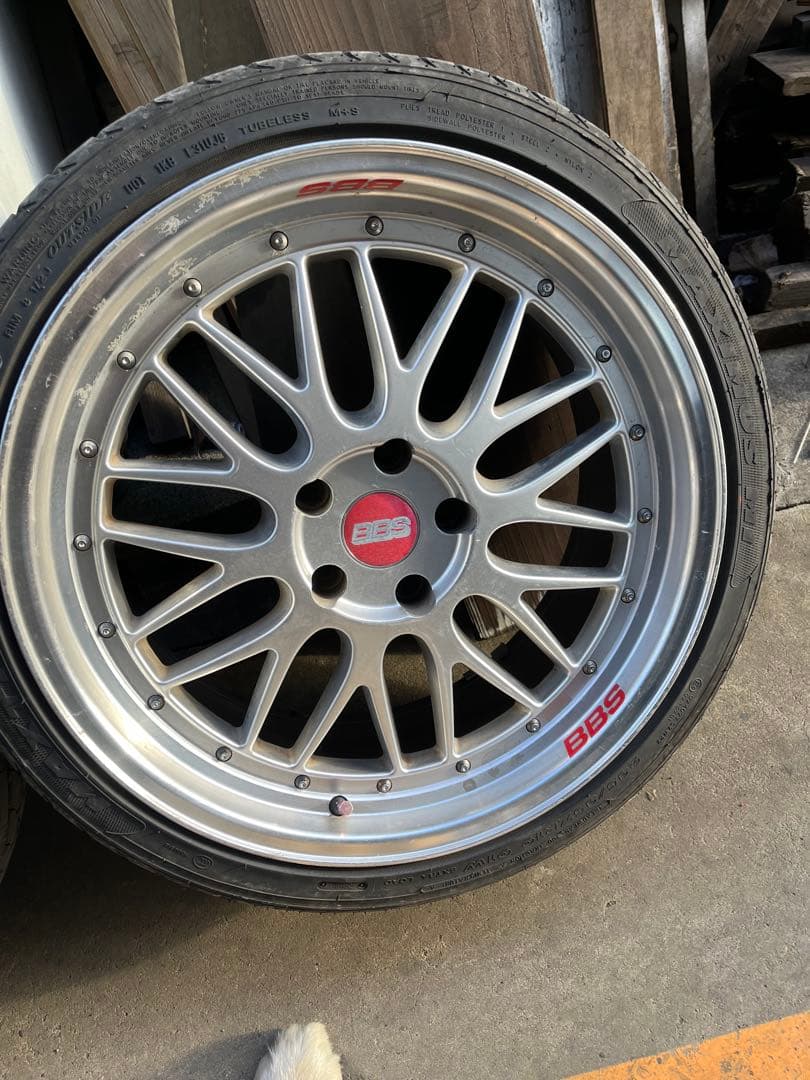 19インチ ホイール シルバー　タイヤほぼ新品