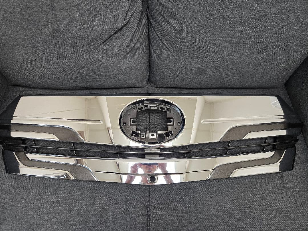 40アルファード　モデリスタ　フロントグリル中古