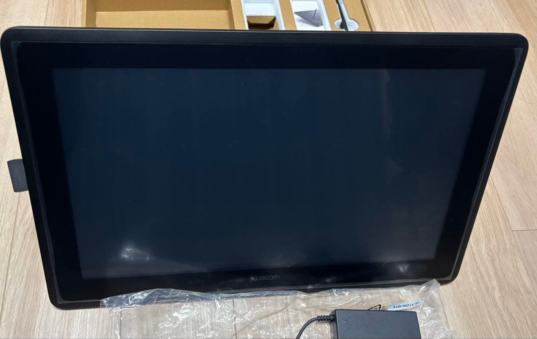 ワコム Cintiq 22 DTK2260K1D ほぼ未使用