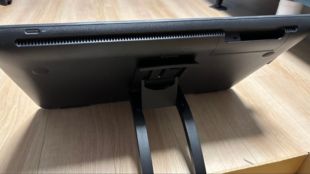 ワコム Cintiq 22 DTK2260K1D ほぼ未使用