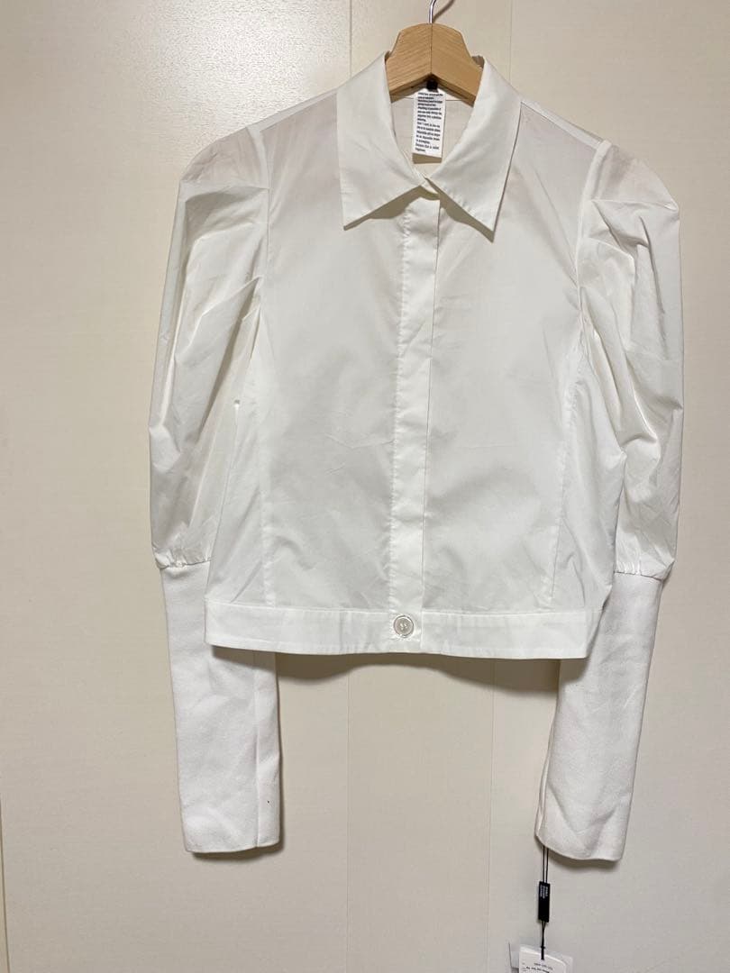 MmmOです。新品タグ付き　Sov. ソブ　ホワイト シャツブラウス　38