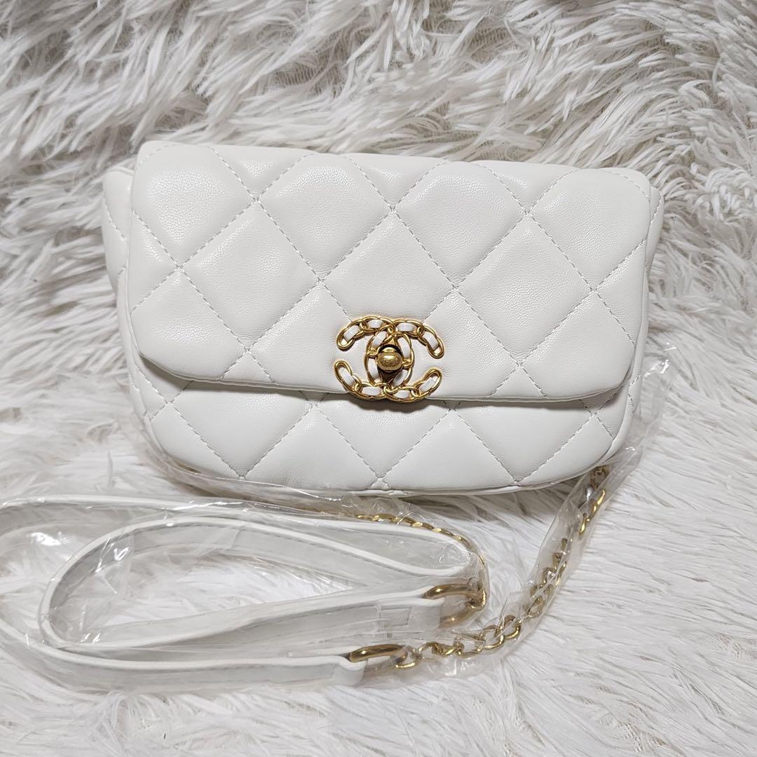 リ*♡様 CHANEL　ショルダーバッグ　ポーチ　白　キルティング　ノベルティ