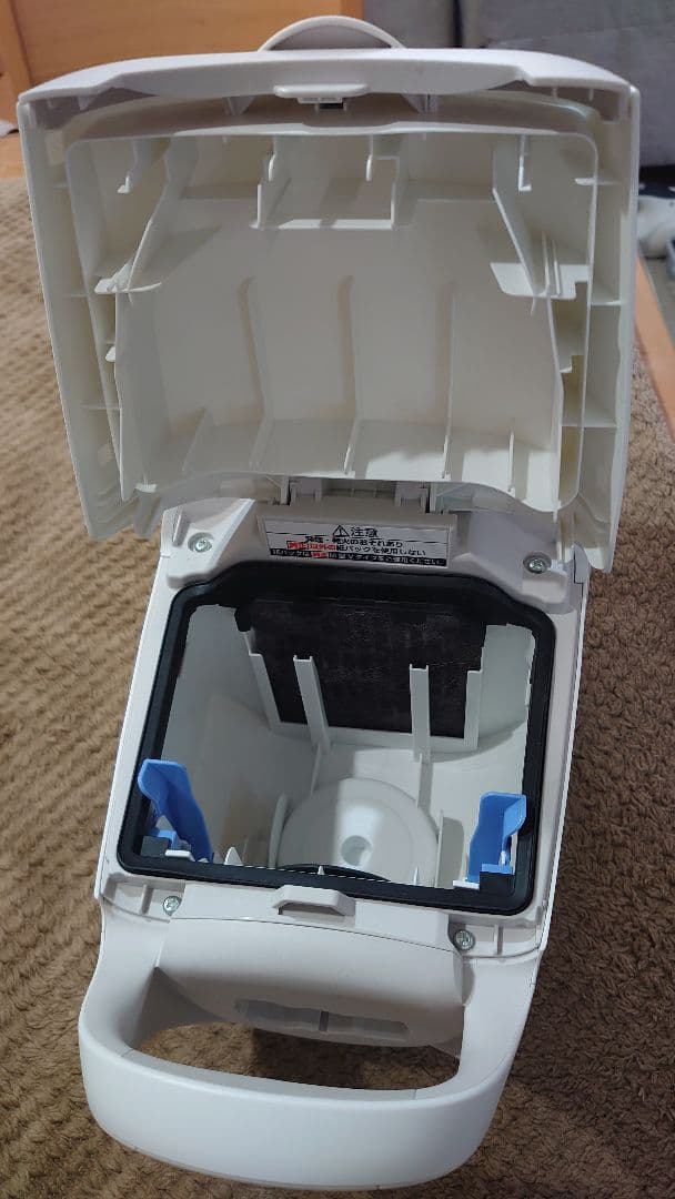 パナソニック紙パッククリーナー　極美品　驚きの軽さ　　MC-JP850K-W