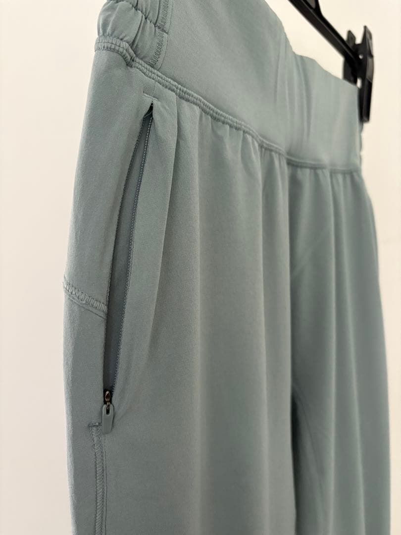 ルルレモン ジョガーパンツ