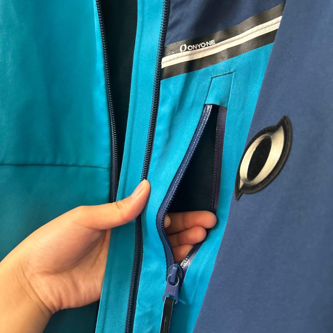 オンヨネスキーウェアサロモンチーム上