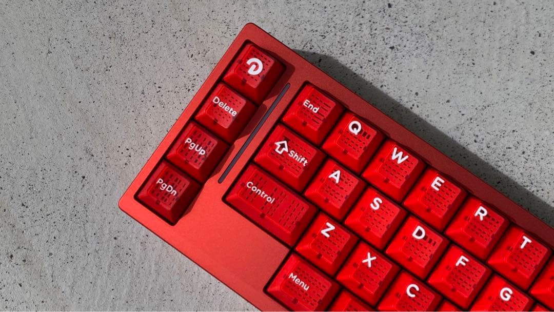自作キーボード　delta50% レッド