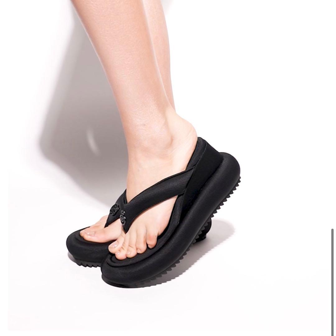 YELLO 【TOKYO BLACK TONGS SANDALS】新品