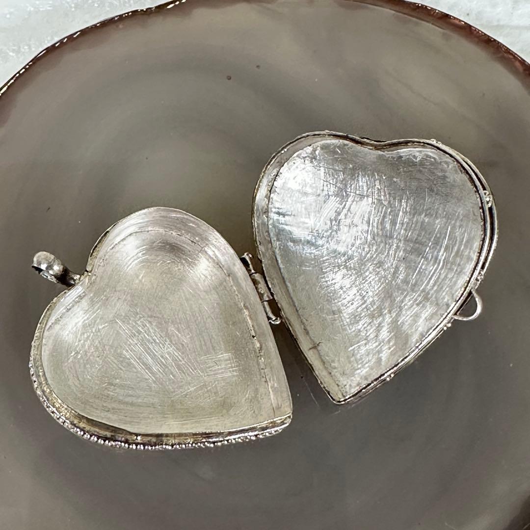 925 シルバー ハート型ロケットペンダント 黒石 ビンテージ デザイン 彫金