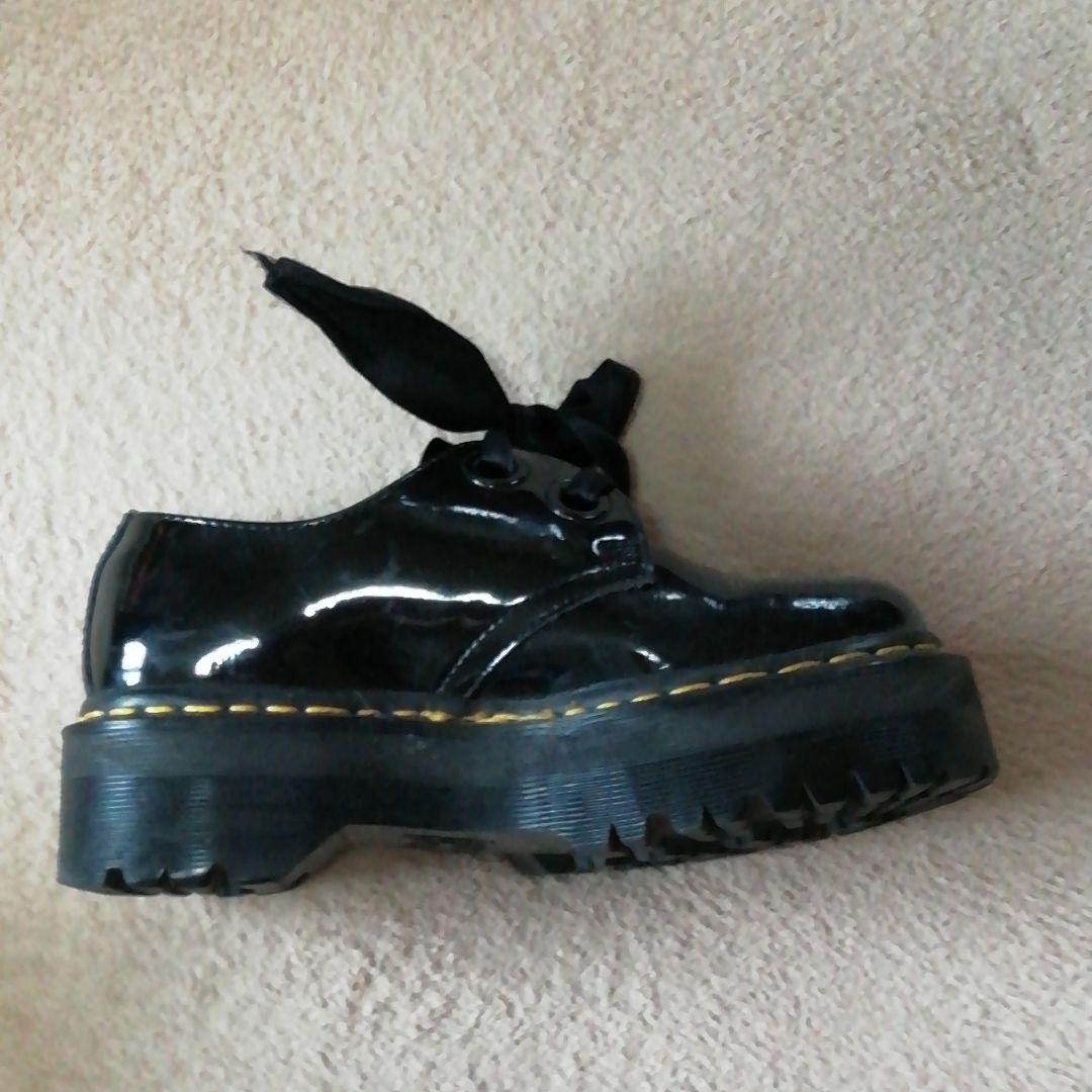ドクターマーチンエナメル厚底シューズ　HOLLY