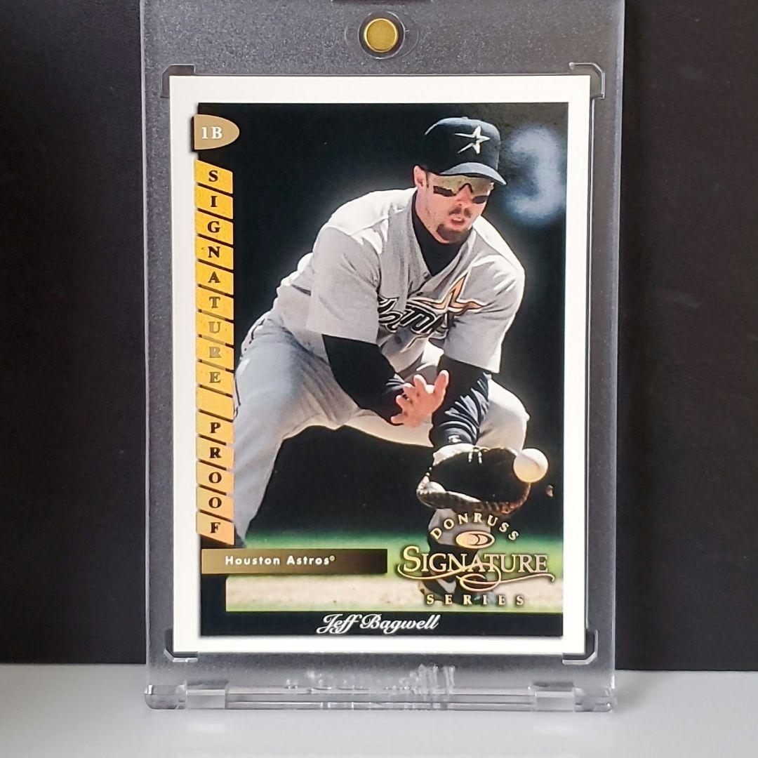 新品購入使用2回 デロンギ ミニフードプロセッサー 4枚刃搭載DCP250-RN