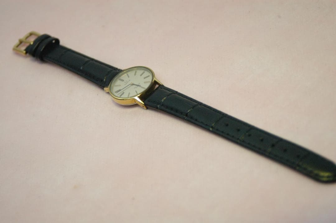 ♪【美品】OMEGA■レディース腕時計■Deville■QZ■1083 ♪