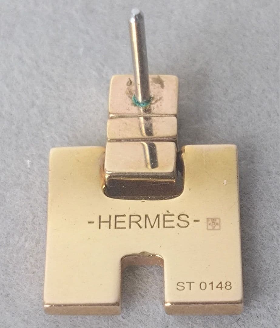 S*e様 HERMES エルメス アイリーンピアス 片方 金 × 黒 GP