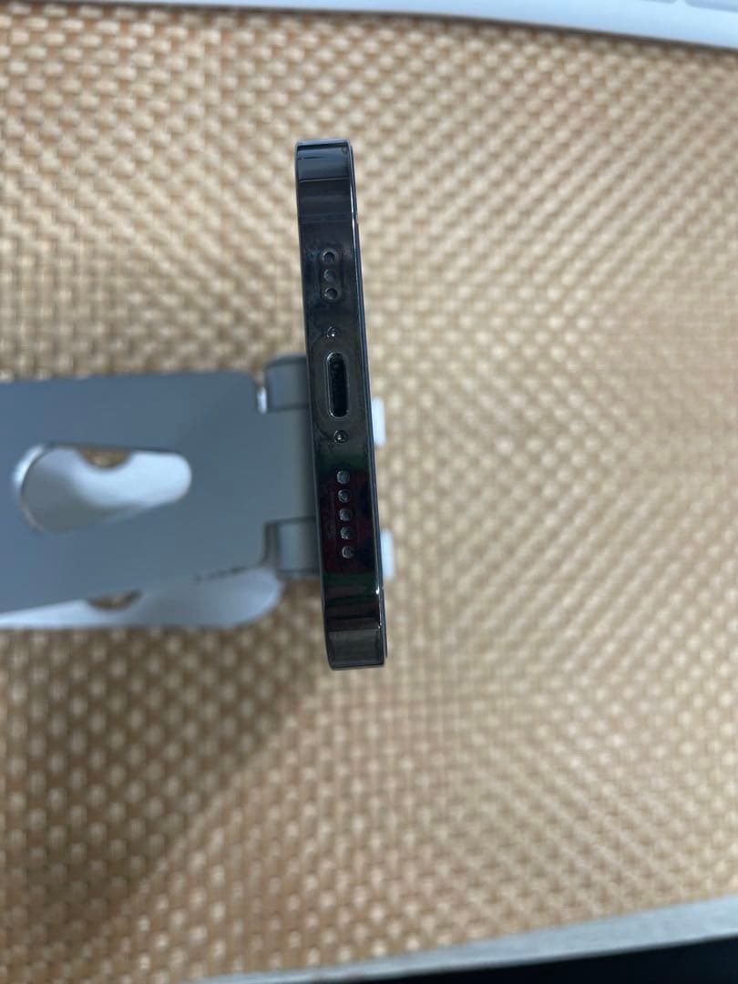 iPhone 12 Pro 128 GB グラファイトSIMフリー【5576】