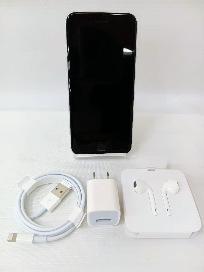 〘美品〙Apple iPhone SE　64GB　本体・充電器・イヤホン付きYK