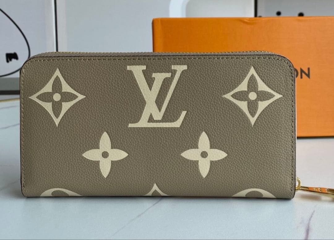 Ｌ.Vバイカラーモノグラム ジッピー・ウォレット