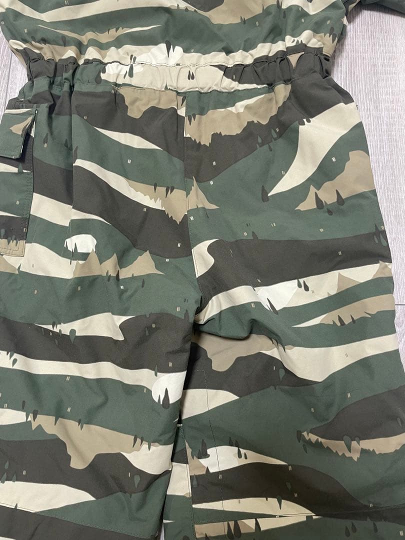 【美品】ノースフェイス　スノーウェア　120 キッズ　スノボ　つなぎ　男女