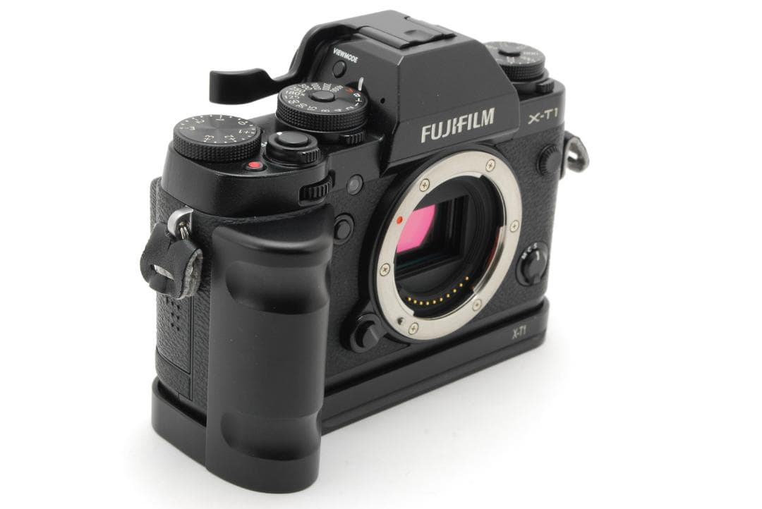 【グリップ付き】富士フイルム FUJIFILM X-T1 ボディ ブラック