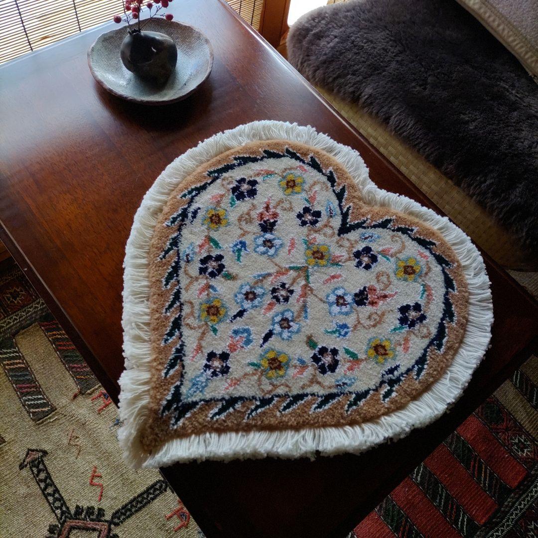 ハート ペルシャ絨毯イラン ナイン産 手織り ミニチェアマット 座布団