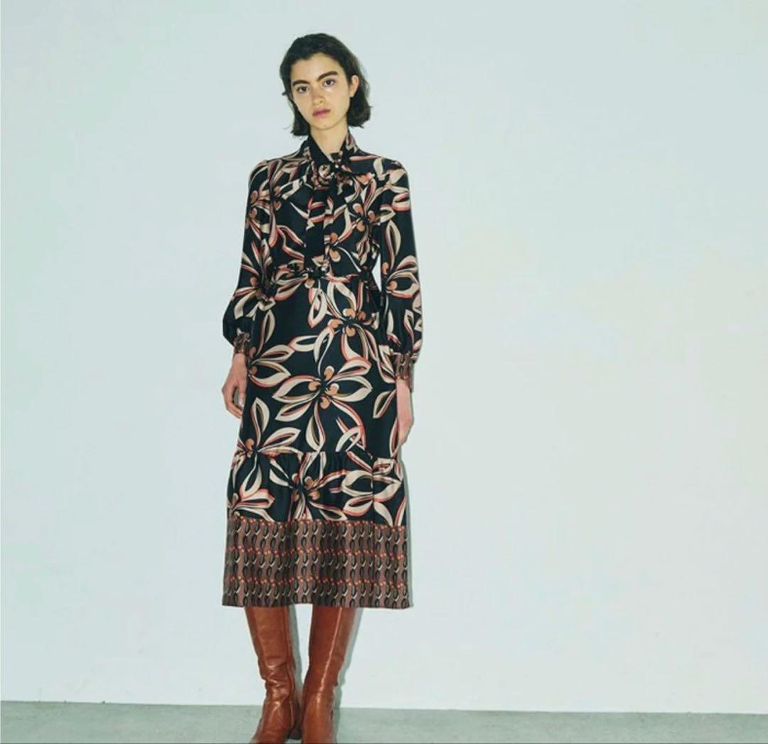 グレースコンチネンタル　レトロフラワープリントワンピース （ブラック）36