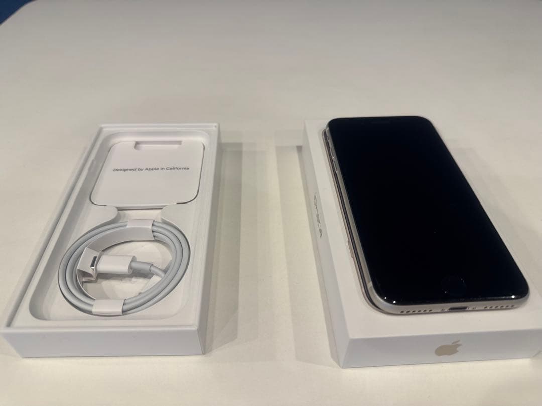 Apple iPhone SE (第3世代) Starlight64G 本体