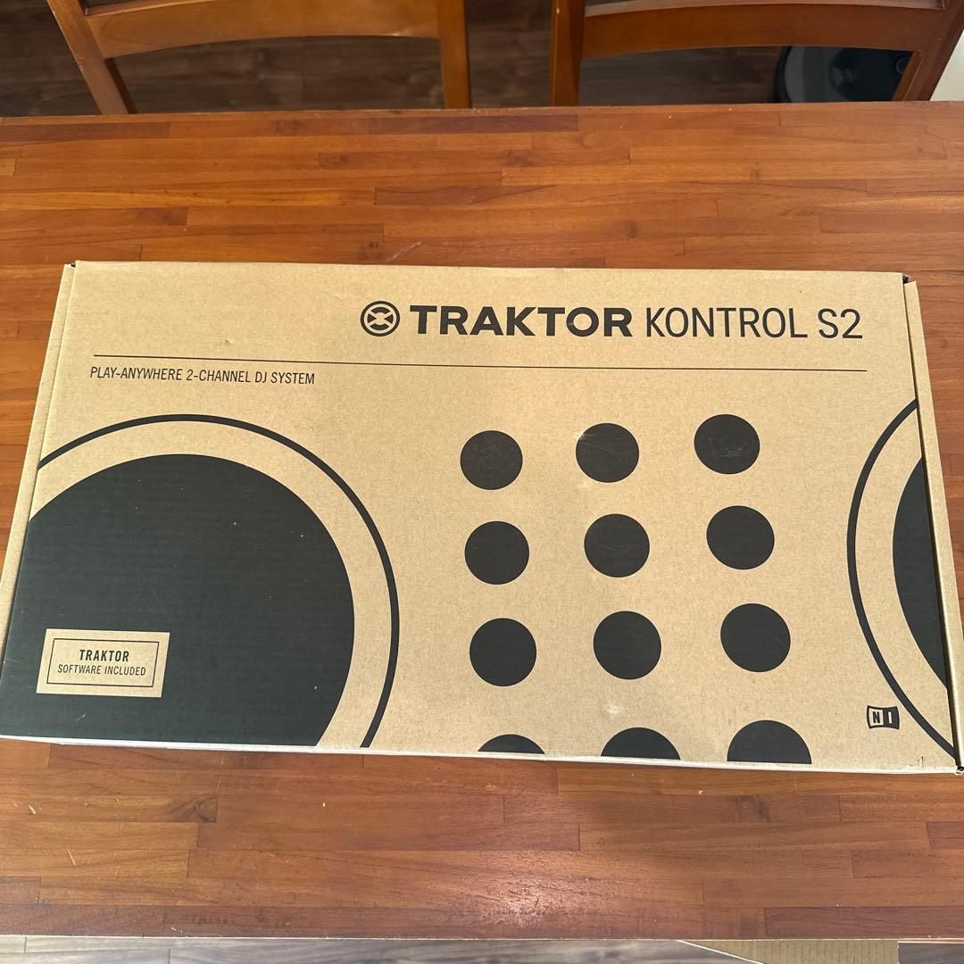 【期間限定大特価】TRAKTOR KONTROL S2 MK3 【早い者勝ち】