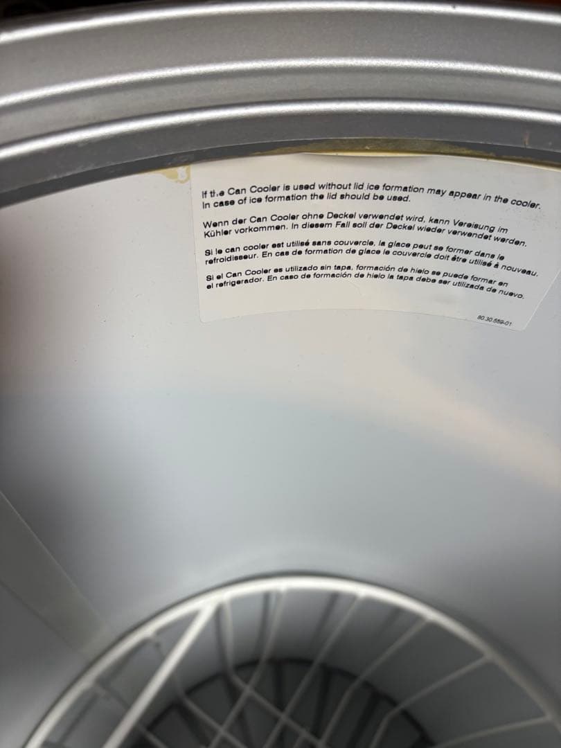 コ*ー様 値下げ‼️非売品 希少Red Bull 缶型 冷蔵庫キャスター付き