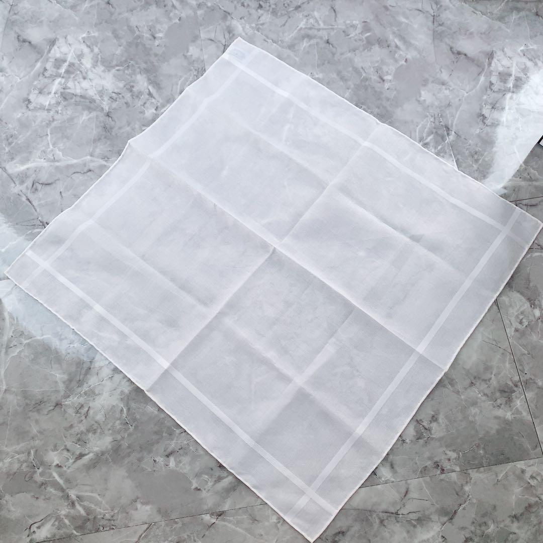 HERMES ポケットチーフ ハンカチーフ エルメス カレ ホワイト シルク