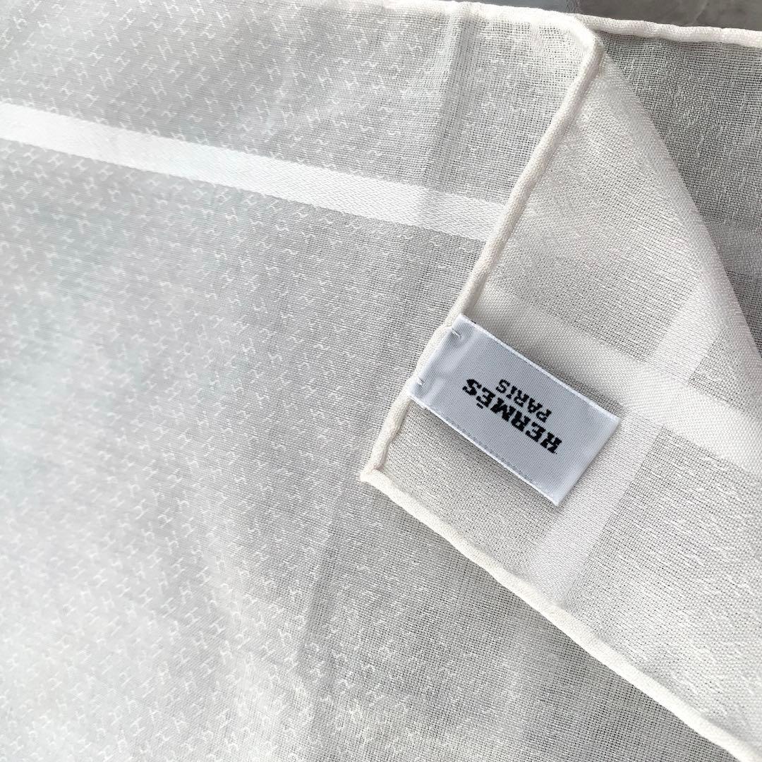 HERMES ポケットチーフ ハンカチーフ エルメス カレ ホワイト シルク