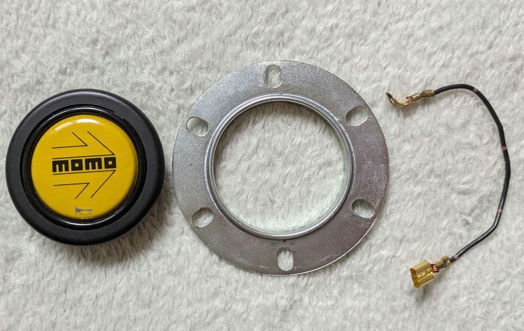 【美品】ｍｏｍｏステアリング　コンペティション　350ｍｍ