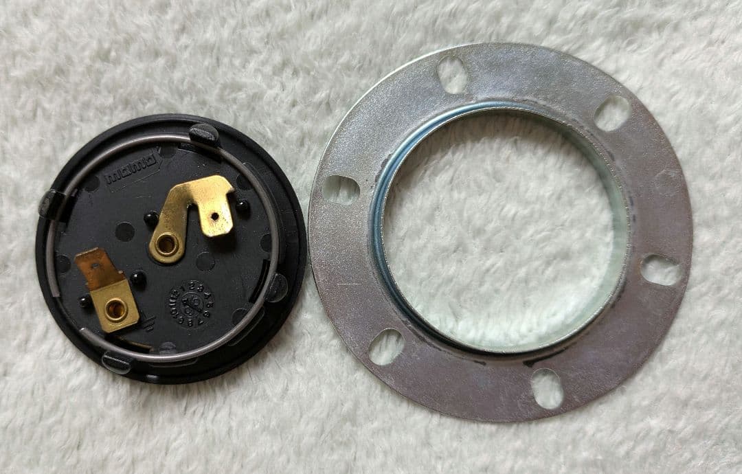 【美品】ｍｏｍｏステアリング　コンペティション　350ｍｍ