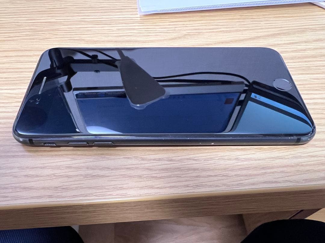 Apple iPhone 8 Plus 本体 スペースグレー