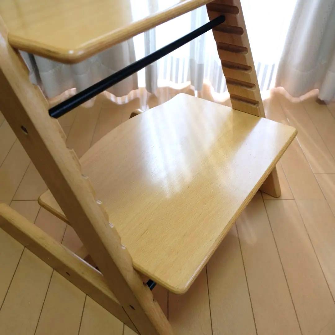 赤ちゃん用イス（トリップトラップ）