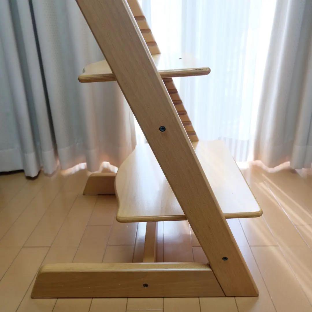 赤ちゃん用イス（トリップトラップ）