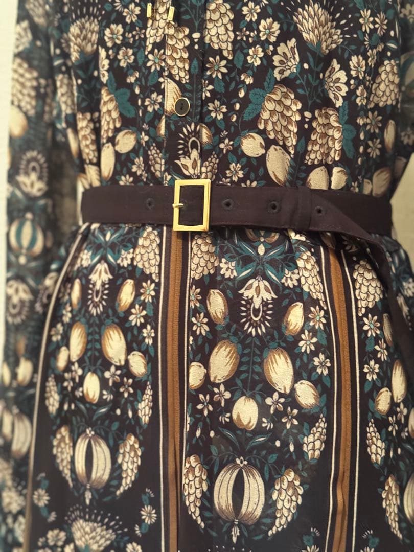 グレースコンチネンタル　ハイネックボウタイプリントワンピース　サイズ36