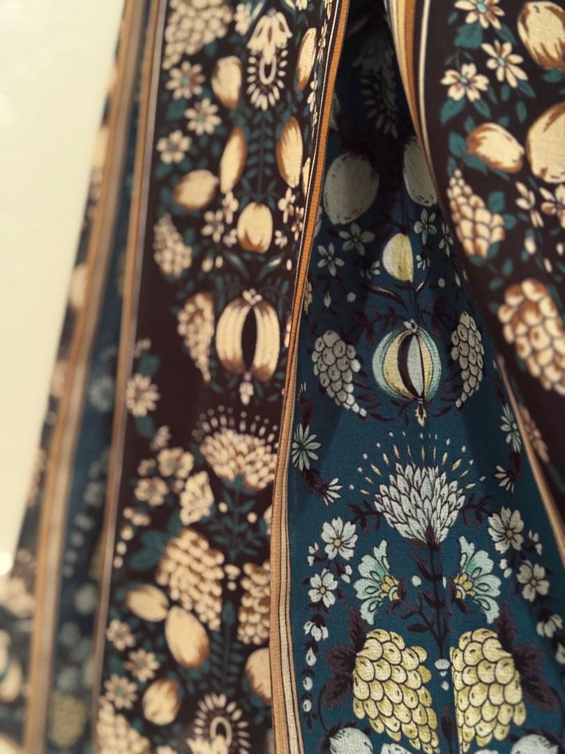 グレースコンチネンタル　ハイネックボウタイプリントワンピース　サイズ36