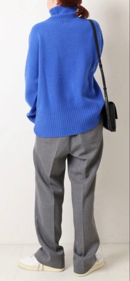 グレー ストレートシルエット カジュアルパンツ