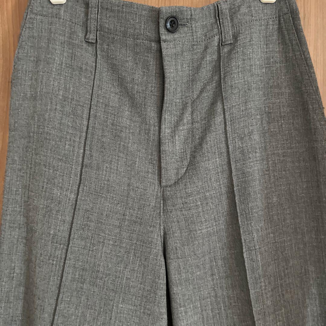 グレー ストレートシルエット カジュアルパンツ