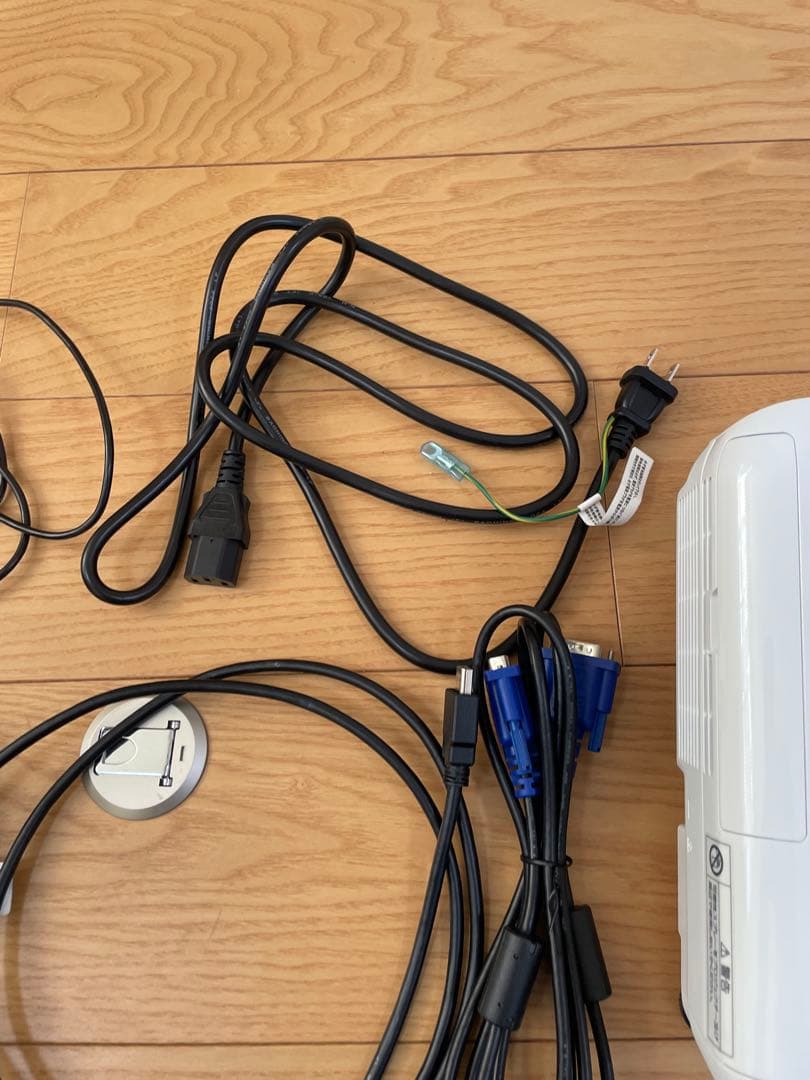 【EPSON】EB-W06プロジェクター本体 リモコン付き