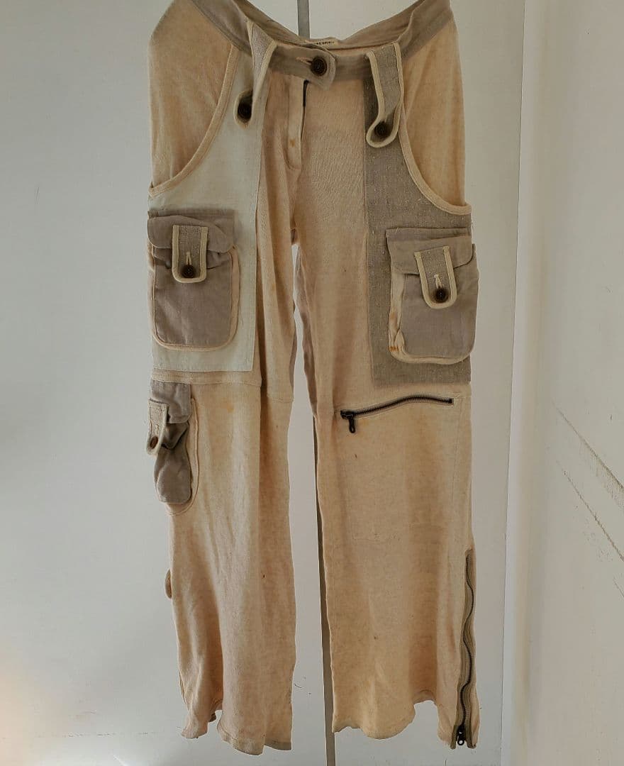 ベージュ カーゴパンツ 調整可能ウエスト