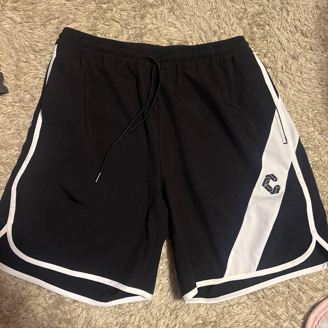 CRONOS 黒ショートパンツ ホワイトアクセント